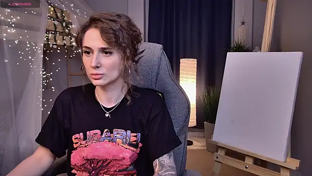 Snapshot of OliviaMcClean chatting on 06-11-26, 12:32 OliviaMcClean online show from 06-11-26, 12:32