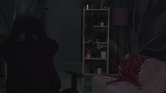 Snapshot of OliviaMcClean chatting on 02-13-26, 02:11 OliviaMcClean online show from 02-13-26, 02:11