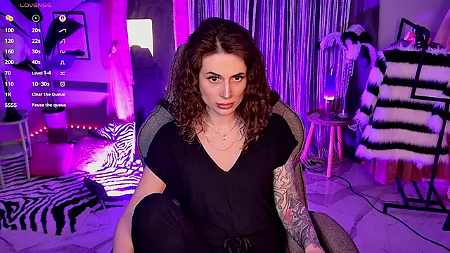 Snapshot of OliviaMcClean chatting on 06-05-26, 04:45 OliviaMcClean online show from 06-05-26, 04:45