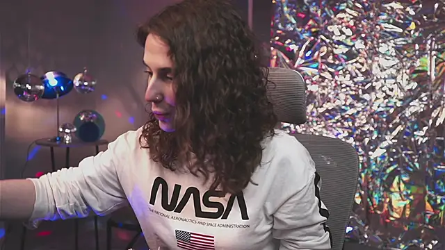 Snapshot of OliviaMcClean chatting on 03-29-26, 07:26 OliviaMcClean online show from 03-29-26, 07:26