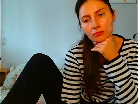 Snapshot of Irina9793 chatting on 10-10-25, 07:53 Irina9793 online show from 10-10-25, 07:53