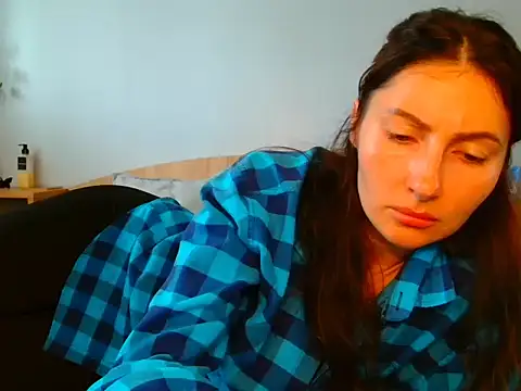 Snapshot of Irina9793 chatting on 10-14-25, 08:04 Irina9793 online show from 10-14-25, 08:04