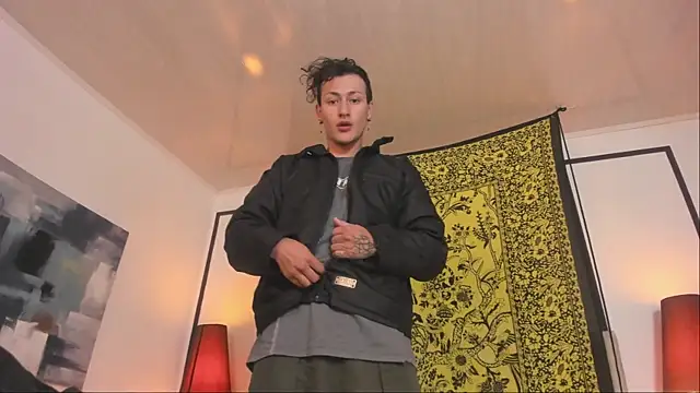 Aria and orien online show from 10-04-25, 11:01