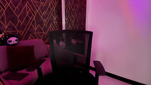 Tahara Romanov online show from 10-18-25, 08:33