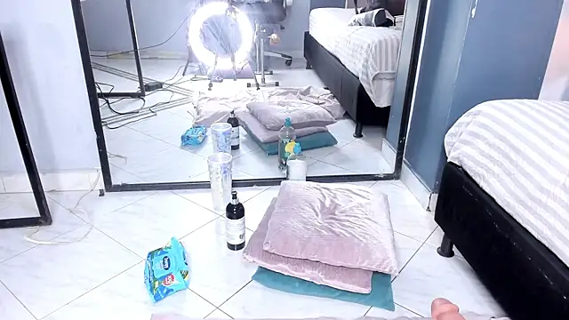 Melissa 23  online show from 04-18-26, 11:56