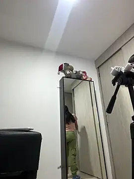 Snapshot of ElectraRhodes1 chatting on 02-03-26, 10:26 ElectraRhodes1 online show from 02-03-26, 10:26