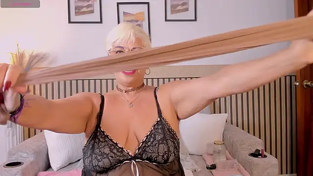 Lucy Milf 68 online show from 04-01-26, 10:49