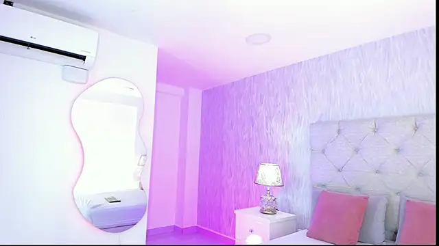 Snapshot of Maria_Angel01_ chatting on 06-19-26, 11:31 Maria Angel01 online show from 06-19-26, 11:31