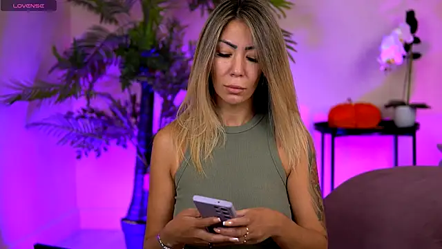 SophiaPotts online show from 11-03-25, 03:23