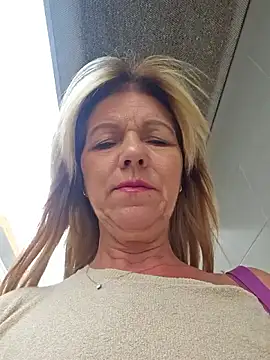 Melody73 online show from 10-13-25, 04:08