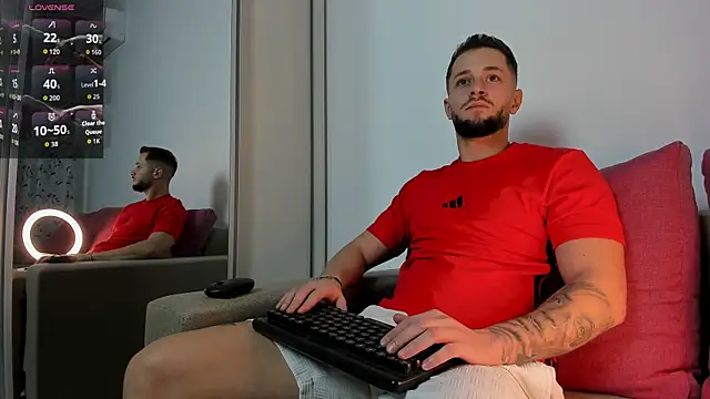 Snapshot of nicholasX1 chatting on 09-27-25, 06:36 nicholasX1 online show from 09-27-25, 06:36