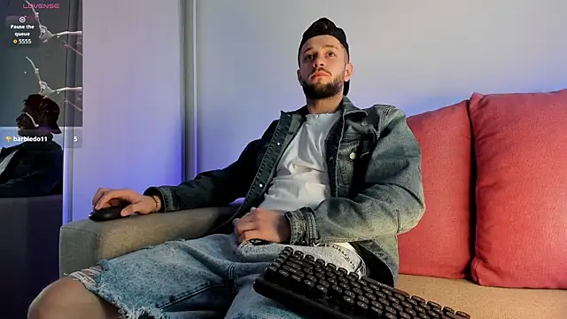 Snapshot of nicholasX1 chatting on 09-25-25, 12:44 nicholasX1 online show from 09-25-25, 12:44