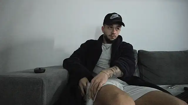 Snapshot of nicholasX1 chatting on 03-23-25, 05:32 nicholasX1 online show from 03-23-25, 05:32