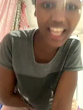 Snapshot of teen_liyah chatting on 10-08-25, 05:46 teen liyah online show from 10-08-25, 05:46