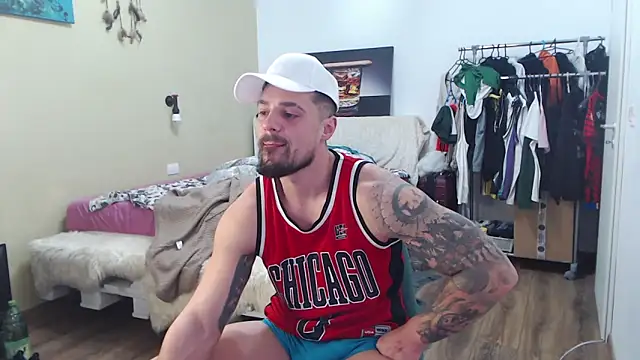 Tiberius hunk online show from 02-14-26, 06:35