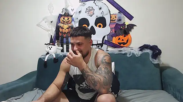 Tiberius hunk online show from 10-28-25, 07:13