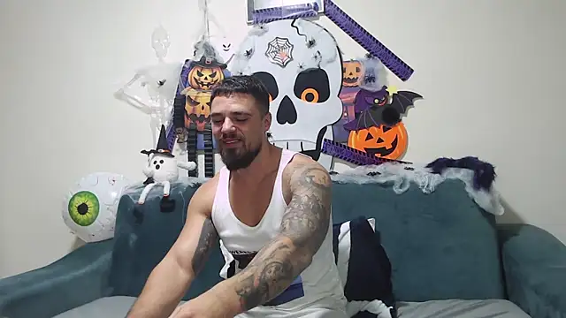 Tiberius hunk online show from 10-24-25, 06:18