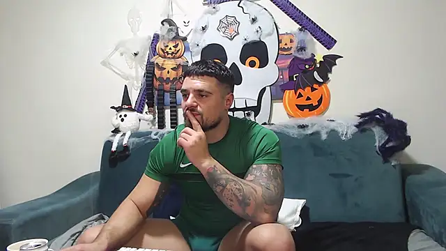 Tiberius hunk online show from 11-01-25, 04:45