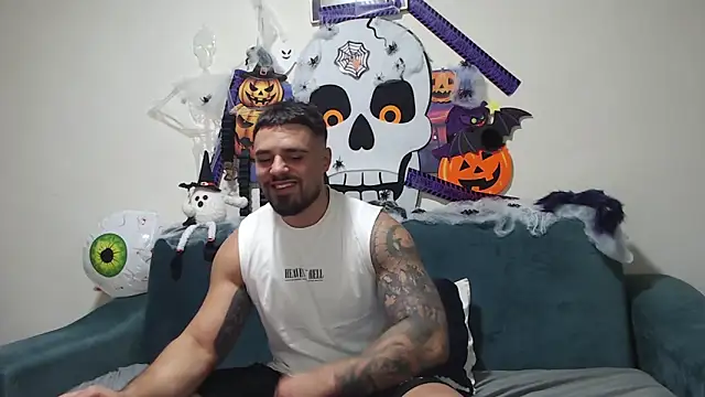 Tiberius hunk online show from 10-25-25, 04:51