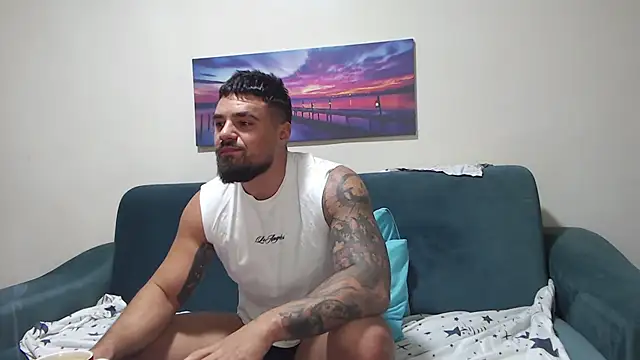 Tiberius hunk online show from 10-06-25, 04:57