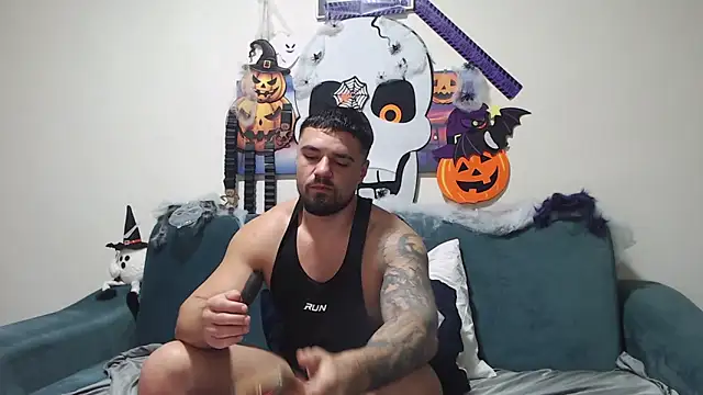 Tiberius hunk online show from 11-05-25, 11:57