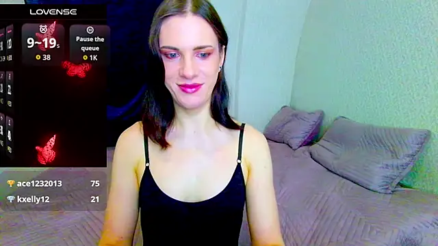 Nicole Redfields online show from 04-05-26, 05:58