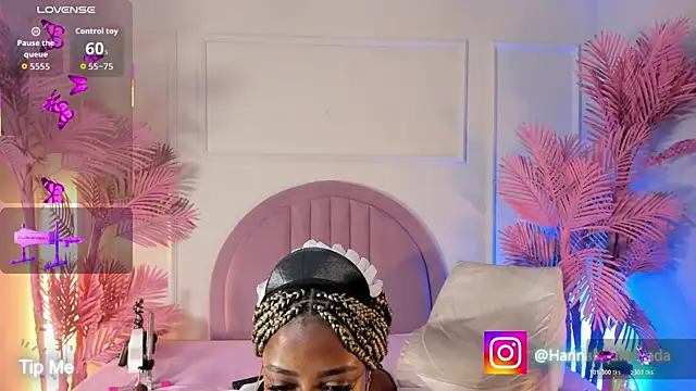 Snapshot of Hanaahquinn chatting on 07-17-26, 11:51 Hanaahquinn online show from 07-17-26, 11:51