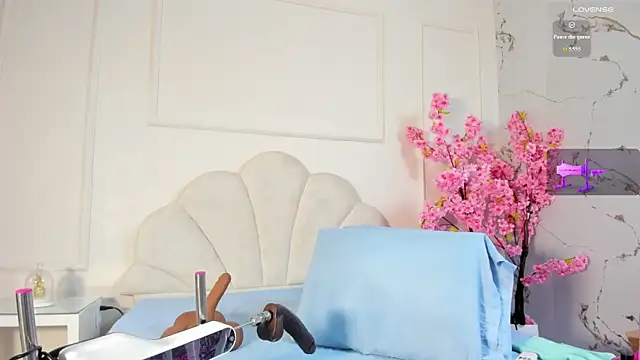 Hanaahquinn online show from 10-07-25, 11:44