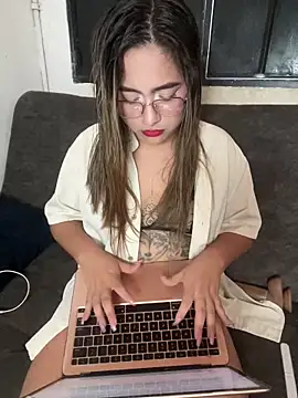 Snapshot of lunaxxx_69 chatting on 02-20-26, 09:06 lunaxxx 69 online show from 02-20-26, 09:06