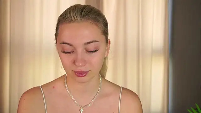 christie luv online show from 10-15-25, 06:44