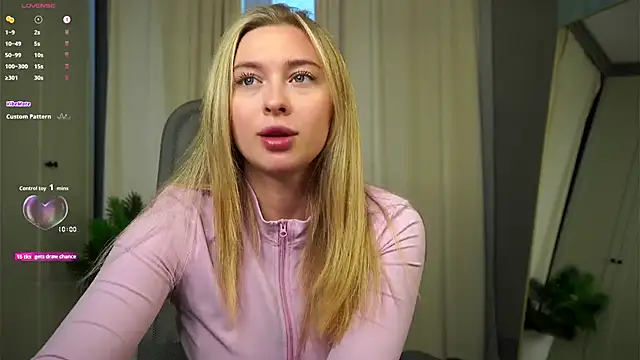 christie luv online show from 12-04-25, 01:10