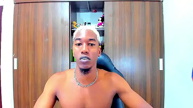 Snapshot of Dreamastercum_ chatting on 01-18-26, 10:24 Dreamastercum online show from 01-18-26, 10:24