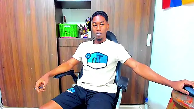 Snapshot of Dreamastercum_ chatting on 02-15-26, 08:08 Dreamastercum online show from 02-15-26, 08:08