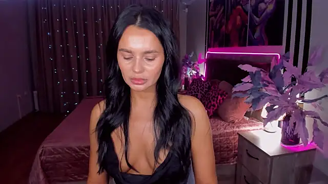 DanaSincere online show from 11-20-25, 04:02