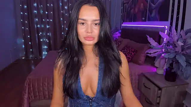 DanaSincere online show from 03-19-25, 04:03