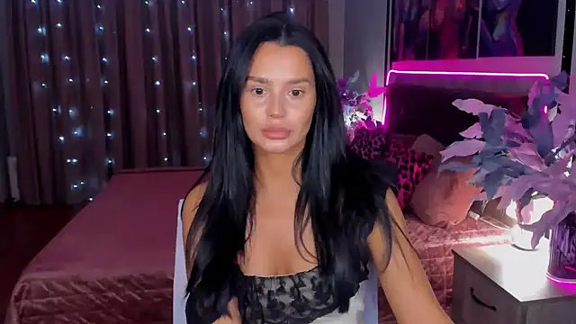 DanaSincere online show from 11-17-25, 03:43