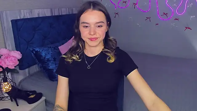 Snapshot of EmelyMason chatting on 12-05-25, 12:15 EmelyMason online show from 12-05-25, 12:15