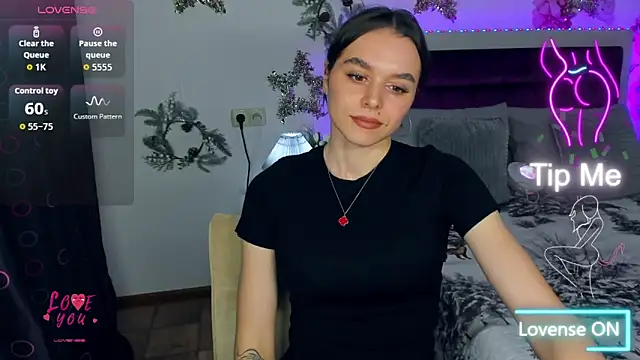 Snapshot of EmelyMason chatting on 01-06-26, 12:31 EmelyMason online show from 01-06-26, 12:31