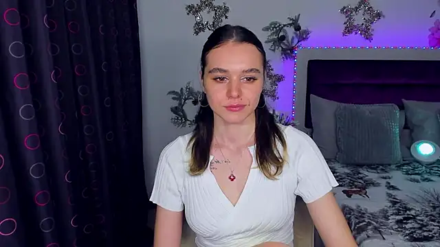 Snapshot of EmelyMason chatting on 01-09-26, 12:45 EmelyMason online show from 01-09-26, 12:45