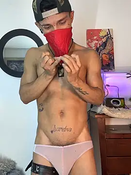 Snapshot of CRAZY-BOY99 chatting on 05-17-26, 04:12 CRAZY-BOY99 online show from 05-17-26, 04:12