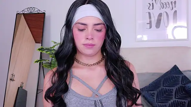 SaritaBratz online show from 11-26-25, 08:09