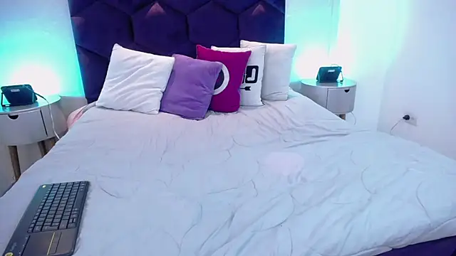 MiiaSuki online show from 01-11-26, 04:41