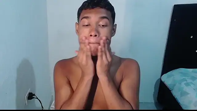 Snapshot of Jampier_sexyboy chatting on 03-11-25, 01:01 Jampier sexyboy online show from 03-11-25, 01:01