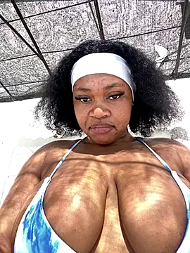 Snapshot of CuteSexyBoobz chatting on 10-07-25, 09:43 CuteSexyBoobz online show from 10-07-25, 09:43