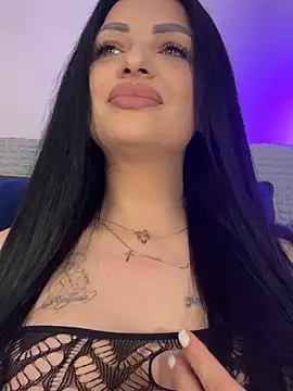 Snapshot of IrisRossie chatting on 05-21-26, 05:27 IrisRossie online show from 05-21-26, 05:27