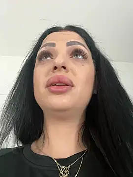 Snapshot of IrisRossie chatting on 06-11-26, 05:15 IrisRossie online show from 06-11-26, 05:15
