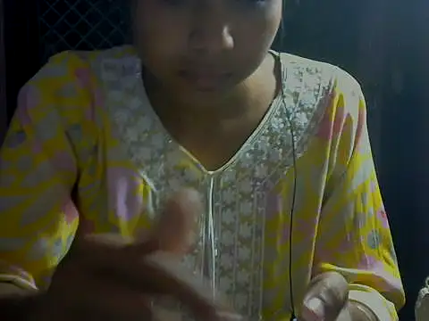 Snapshot of mayra89 chatting on 10-13-25, 01:45 mayra89 online show from 10-13-25, 01:45