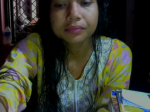 Snapshot of mayra89 chatting on 10-19-25, 06:05 mayra89 online show from 10-19-25, 06:05