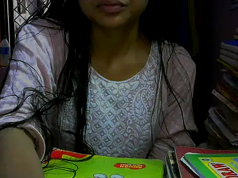 Snapshot of mayra89 chatting on 09-28-25, 04:41 mayra89 online show from 09-28-25, 04:41