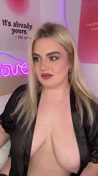 Snapshot of April_Vancee chatting on 05-17-26, 12:27 April Vancee online show from 05-17-26, 12:27